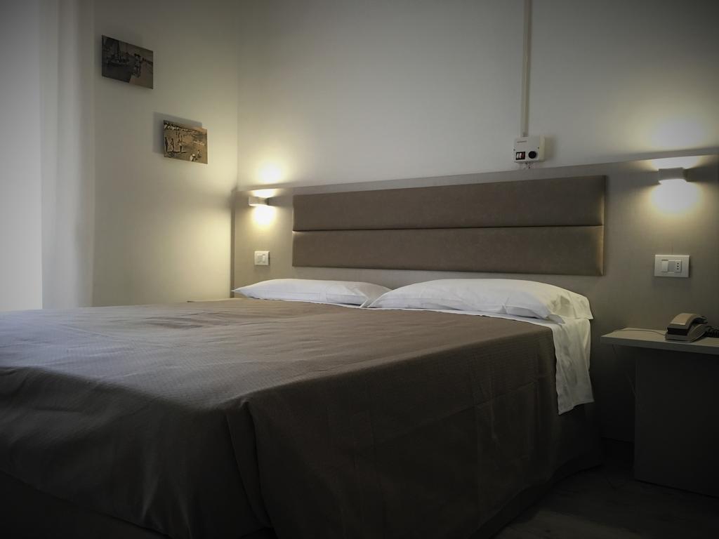 Hotel Lux Gabicce Mare Bagian luar foto