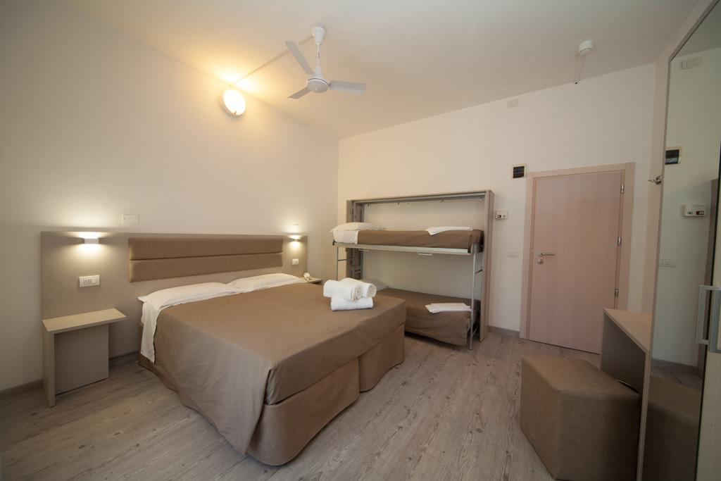 Hotel Lux Gabicce Mare Bagian luar foto