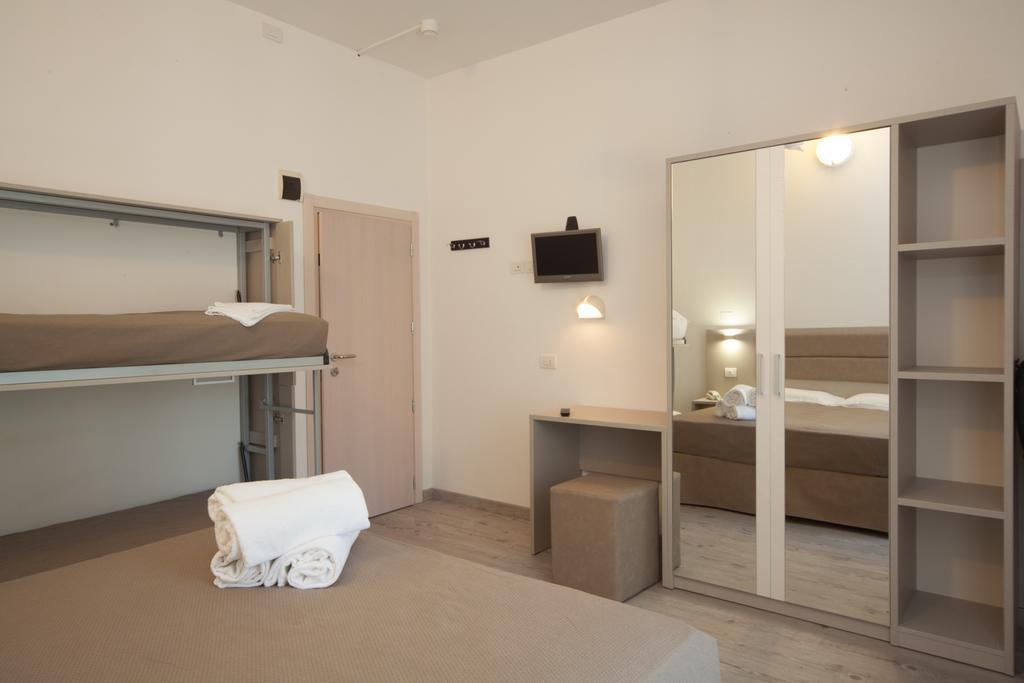 Hotel Lux Gabicce Mare Bagian luar foto