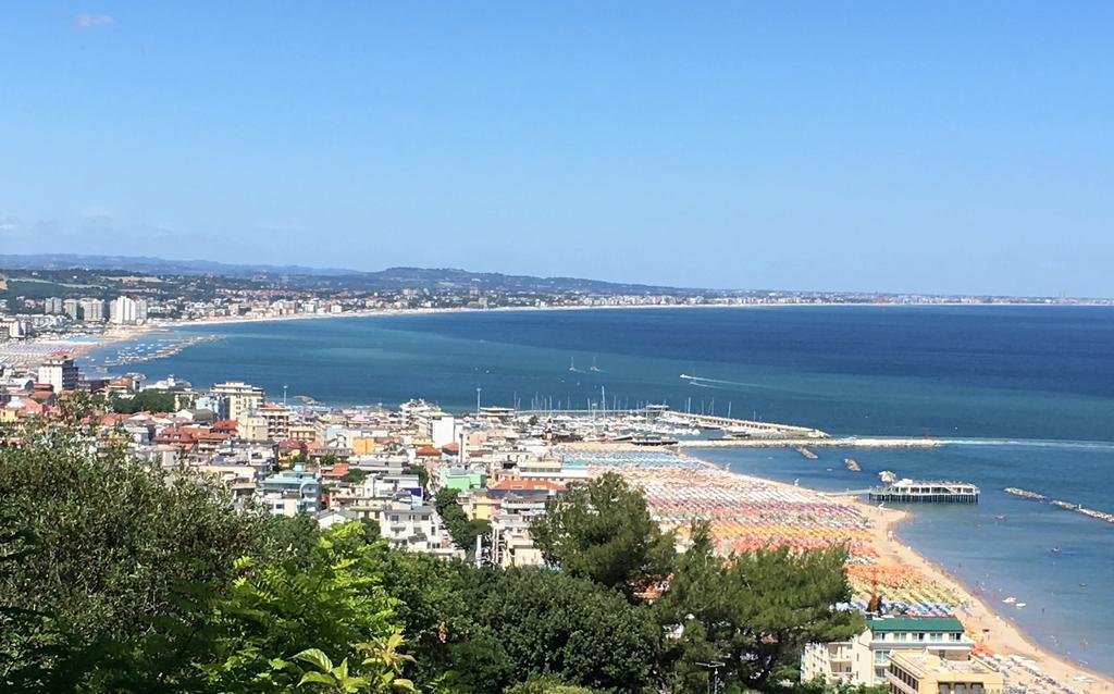 Hotel Lux Gabicce Mare Bagian luar foto