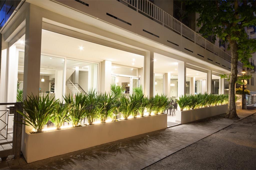 Hotel Lux Gabicce Mare Bagian luar foto