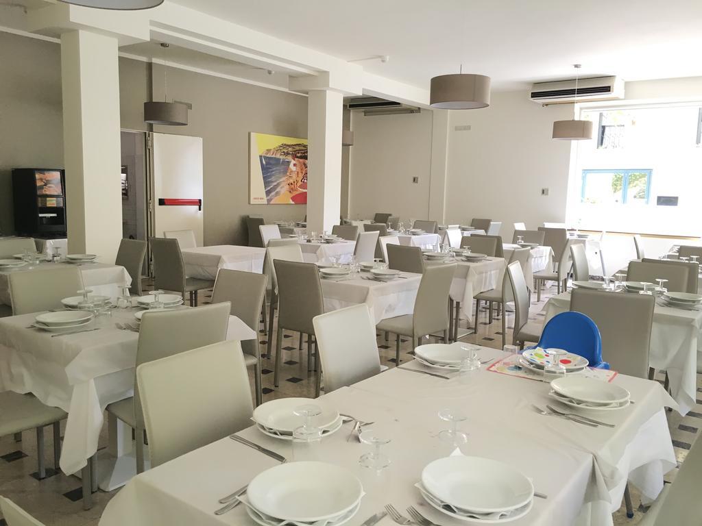 Hotel Lux Gabicce Mare Bagian luar foto